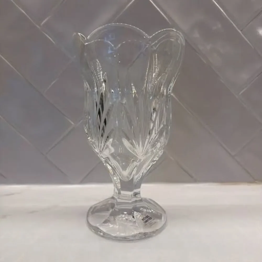 Royal Limited Crystal Tulip Vase. 24% Full Lead. Czech Republic . 8